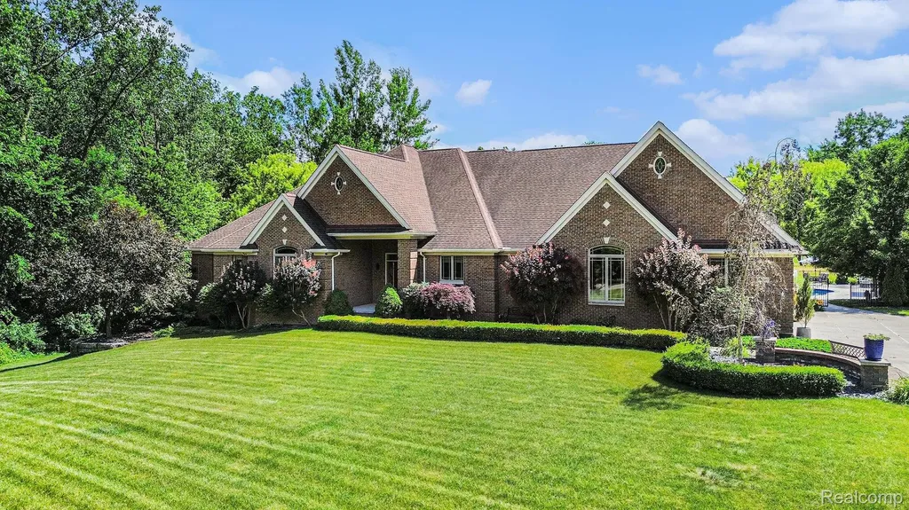 8670 Country Manor Drive Bruce Township MI 48065