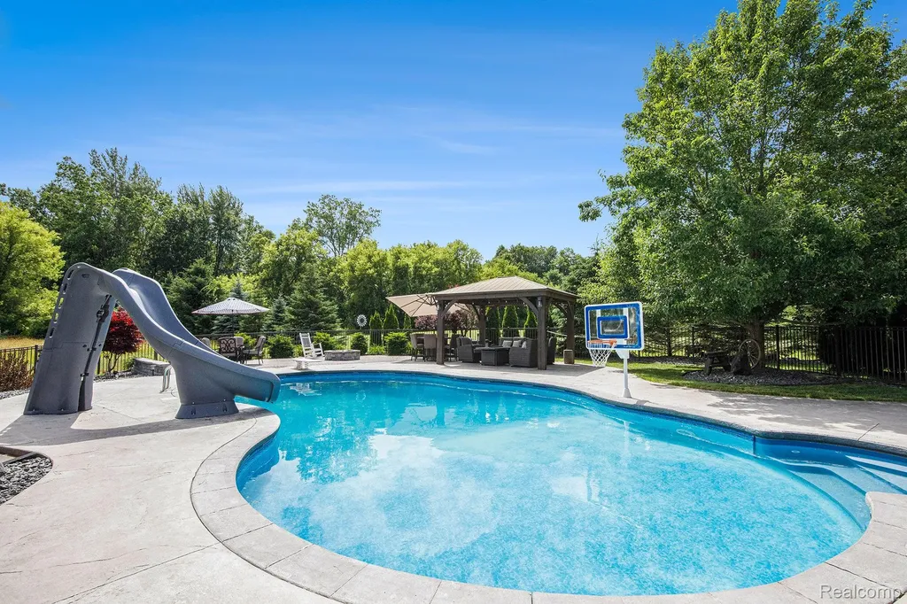 8670 Country Manor Drive Bruce Township MI 48065