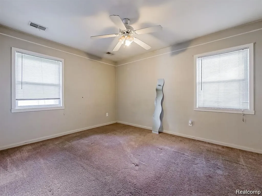 24628 Carlysle Street W Dearborn City MI 48124