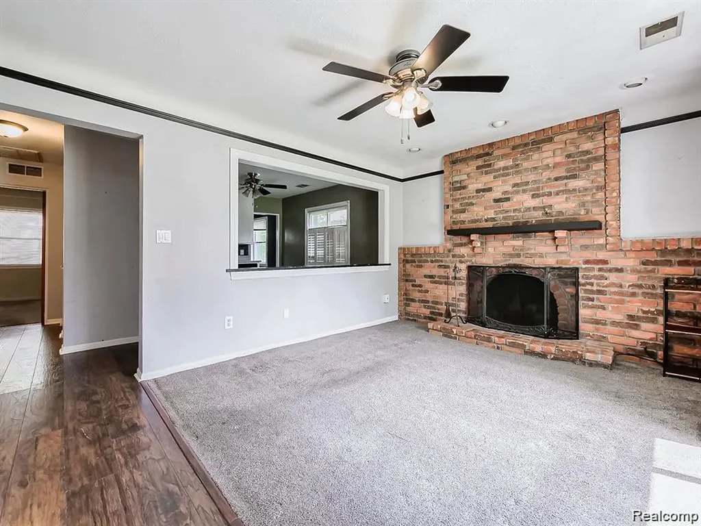 24628 Carlysle Street W Dearborn City MI 48124