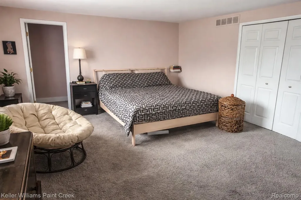 26728 Farmbrook Villa Drive Southfield City MI 48034