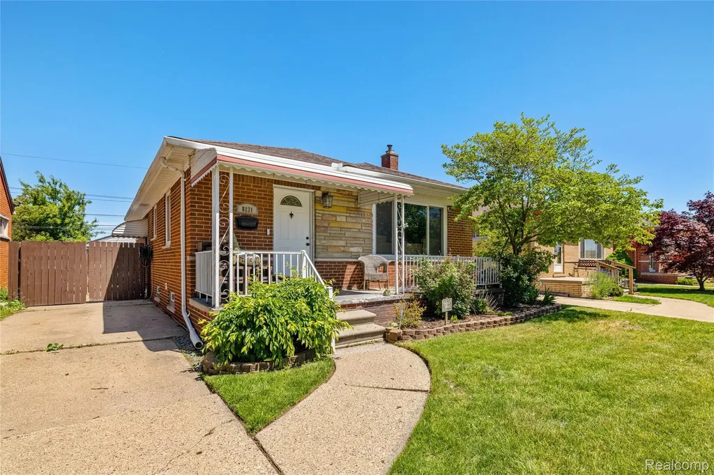 8131 Marian Street Warren City MI 48093