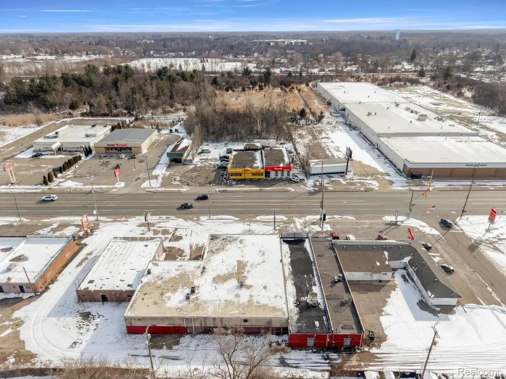 3208 S Dort Highway Flint City MI 48507