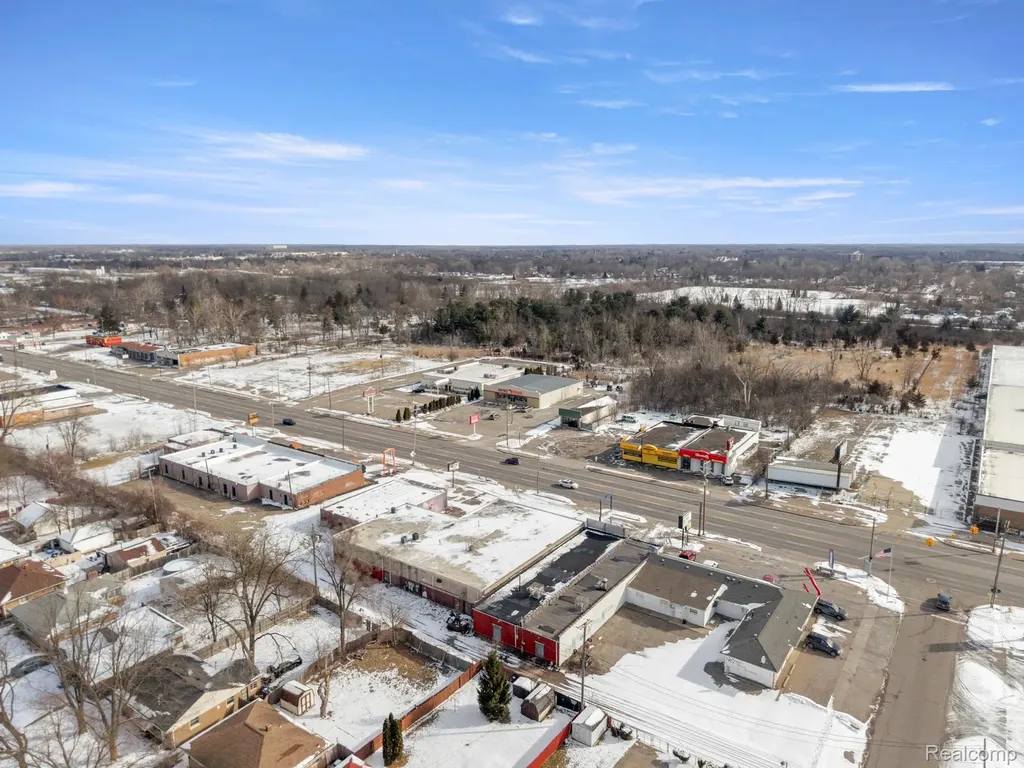 3208 S Dort Highway Flint City MI 48507
