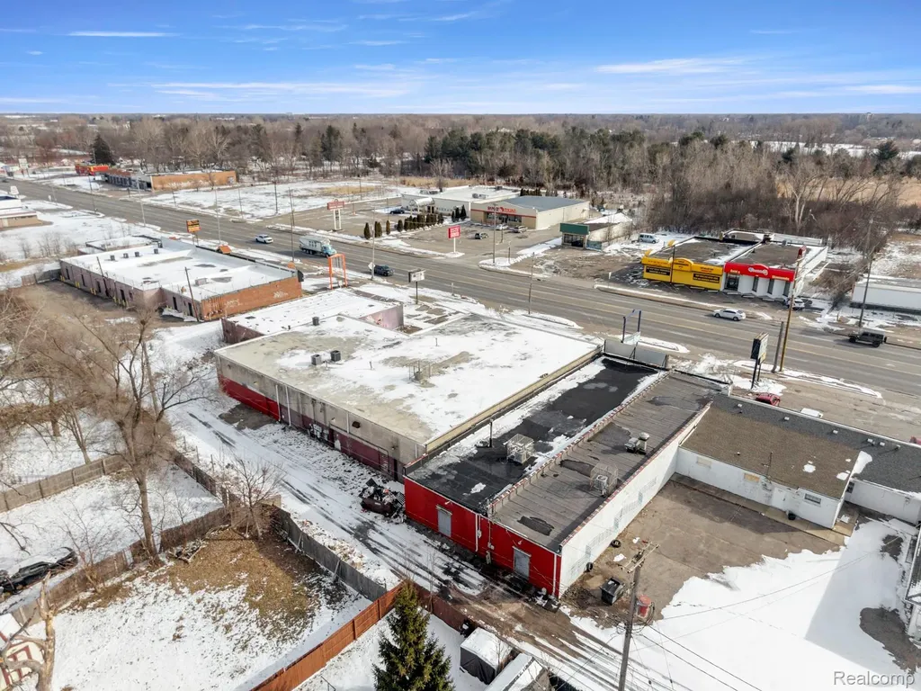 3208 S Dort Highway Flint City MI 48507