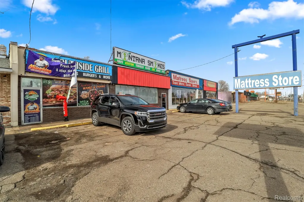 3208 S Dort Highway Flint City MI 48507