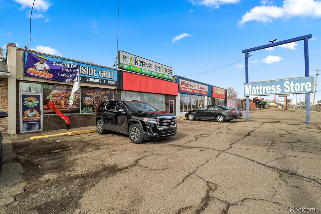 3208 S Dort Highway Flint City MI 48507
