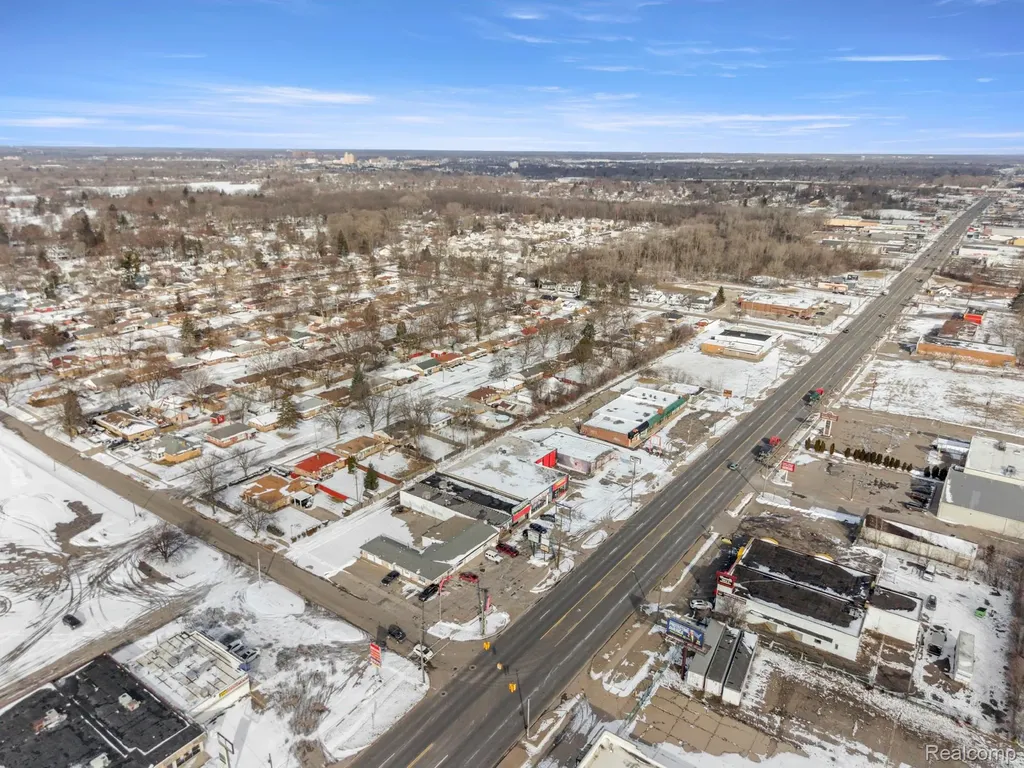 3208 S Dort Highway Flint City MI 48507