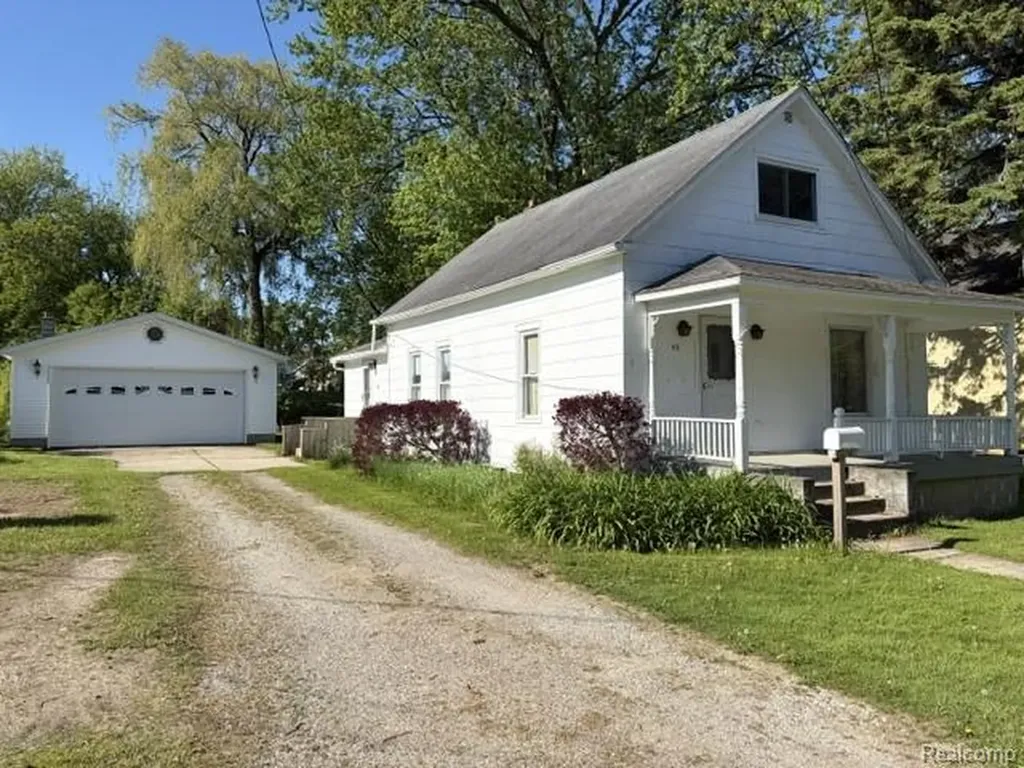 52 Carrington Street Harbor Beach City MI 48441