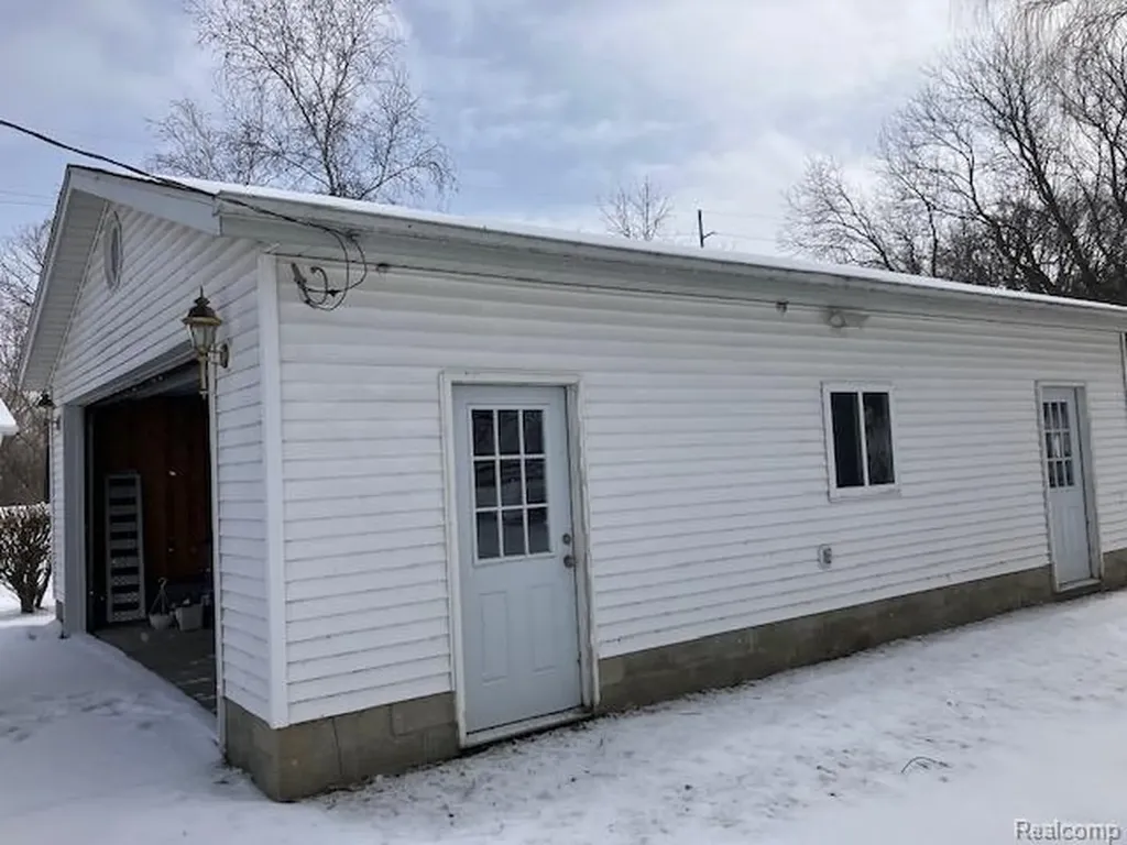 52 Carrington Street Harbor Beach City MI 48441