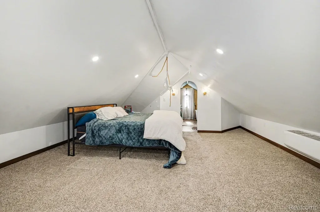 20501 Shady Lane Avenue St. Clair Shores City MI 48080