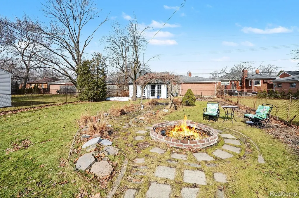 20501 Shady Lane Avenue St. Clair Shores City MI 48080