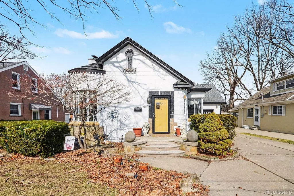 20501 Shady Lane Avenue St. Clair Shores City MI 48080