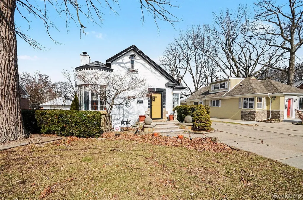 20501 Shady Lane Avenue St. Clair Shores City MI 48080