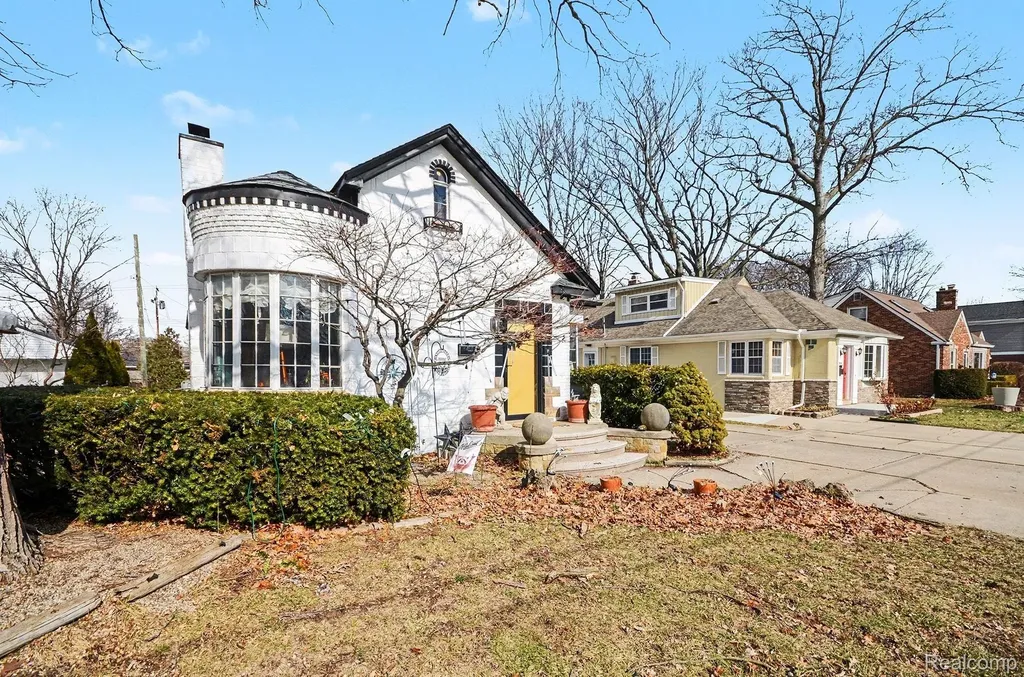 20501 Shady Lane Avenue St. Clair Shores City MI 48080
