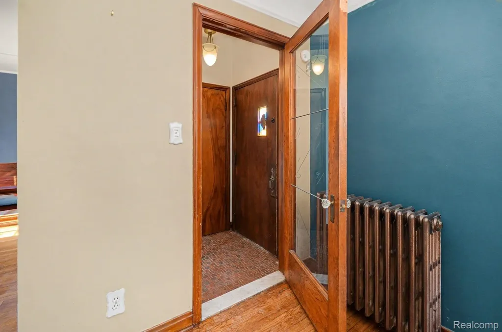 20501 Shady Lane Avenue St. Clair Shores City MI 48080
