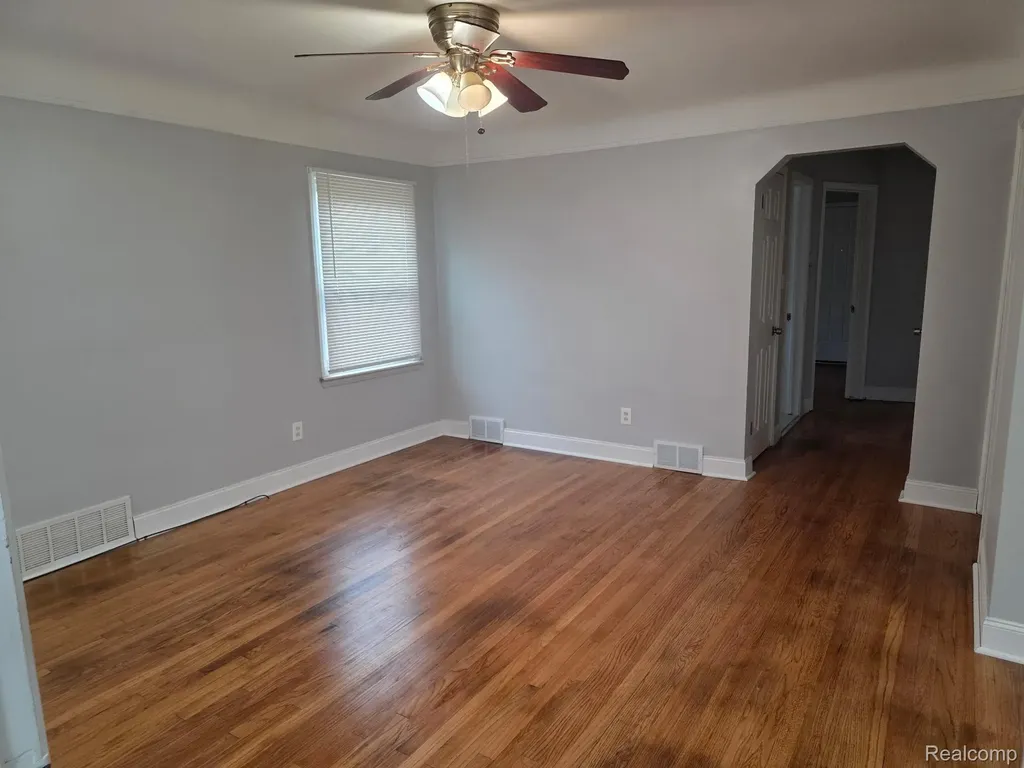 17076 Stricker Avenue Eastpointe City MI 48021