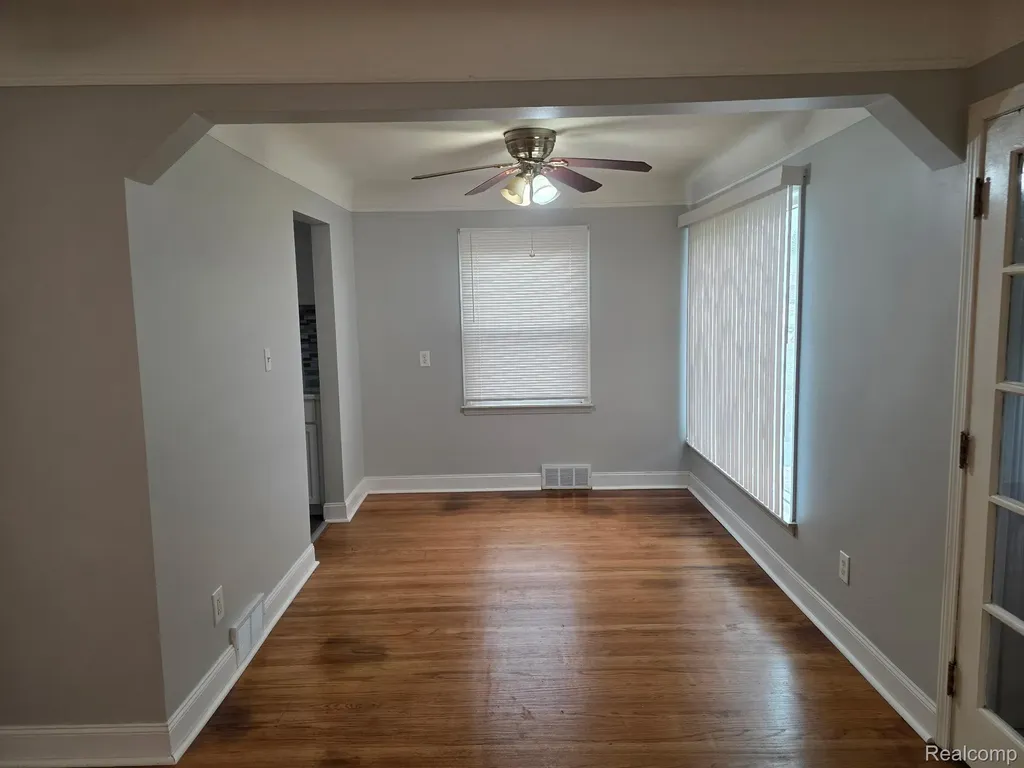 17076 Stricker Avenue Eastpointe City MI 48021