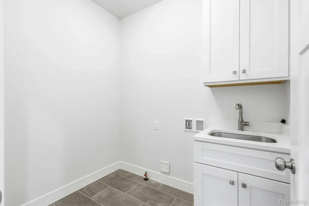 26827 Alma Street Chesterfield Township MI 48051