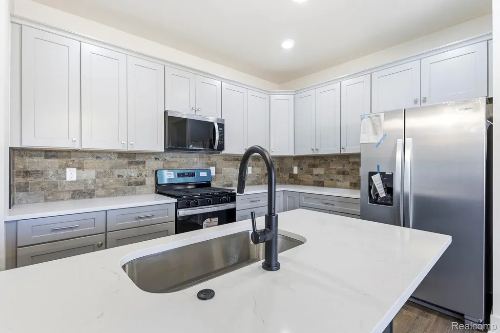 26827 Alma Street Chesterfield Township MI 48051