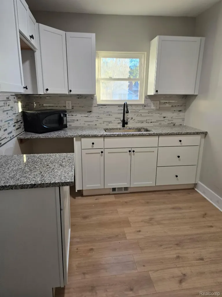 8118 E Hildale Street Detroit City MI 48234