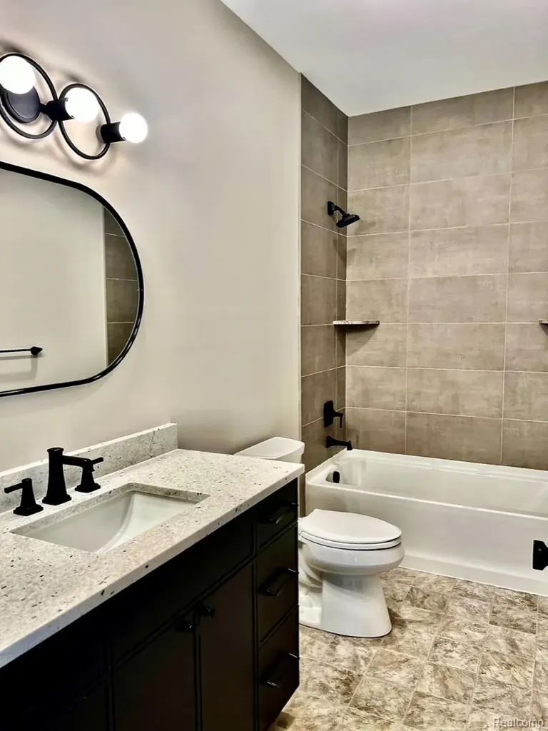 5382 Spring Meadows Way Drive Fenton Charter Township MI 48451