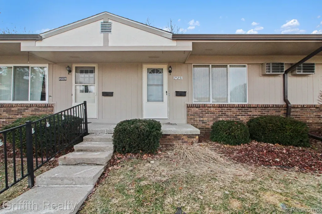 25231 Potomac Drive South Lyon City MI 48178