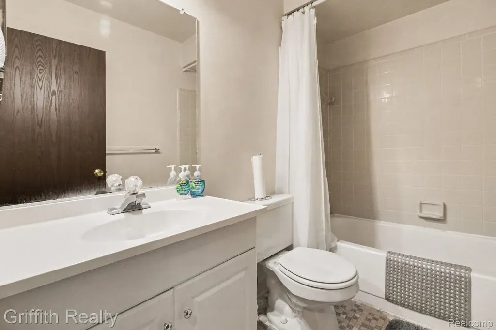 25231 Potomac Drive South Lyon City MI 48178