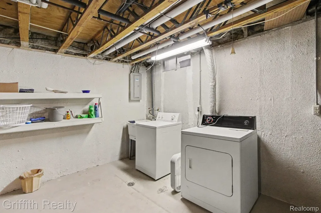 25231 Potomac Drive South Lyon City MI 48178