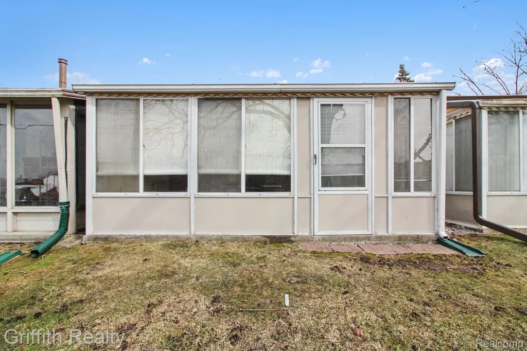 25231 Potomac Drive South Lyon City MI 48178