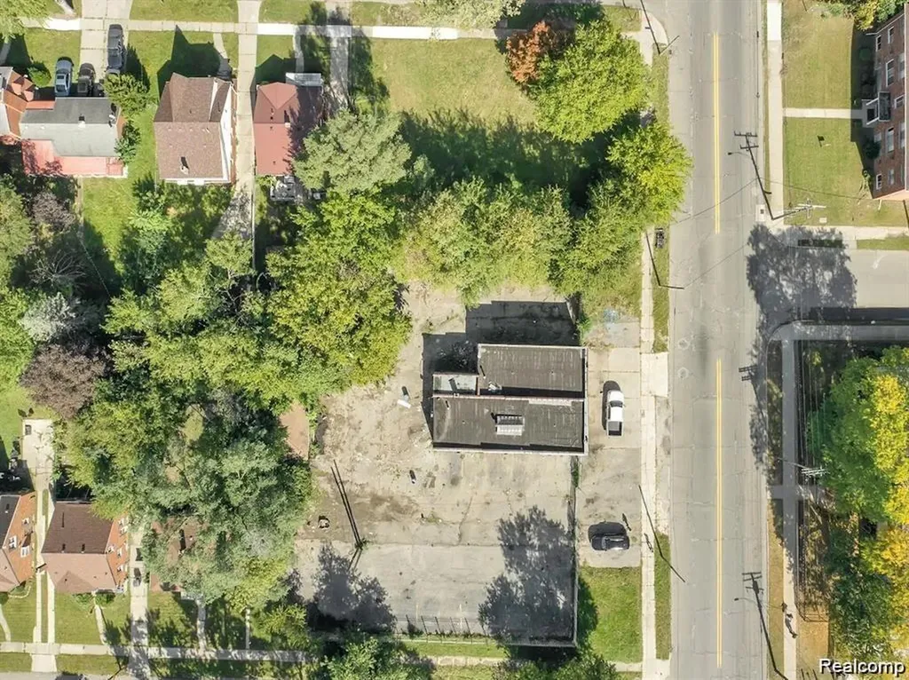 18421 Lahser Road Detroit City MI 48219