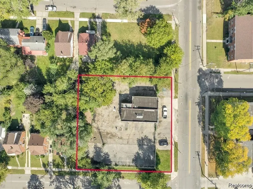 18421 Lahser Road Detroit City MI 48219