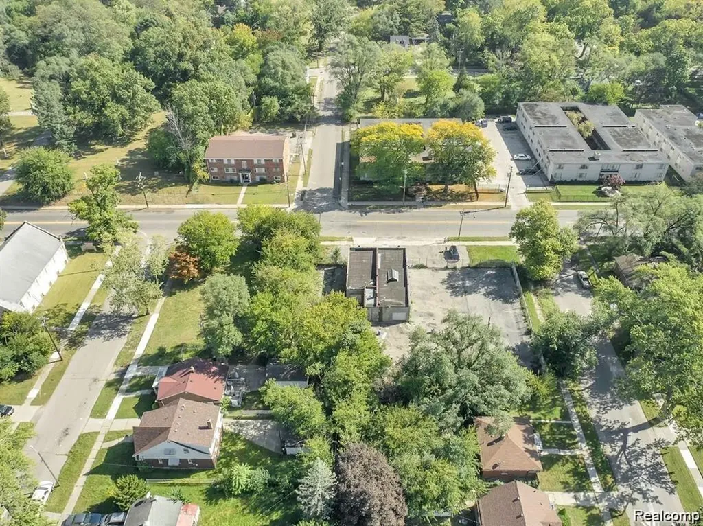 18421 Lahser Road Detroit City MI 48219