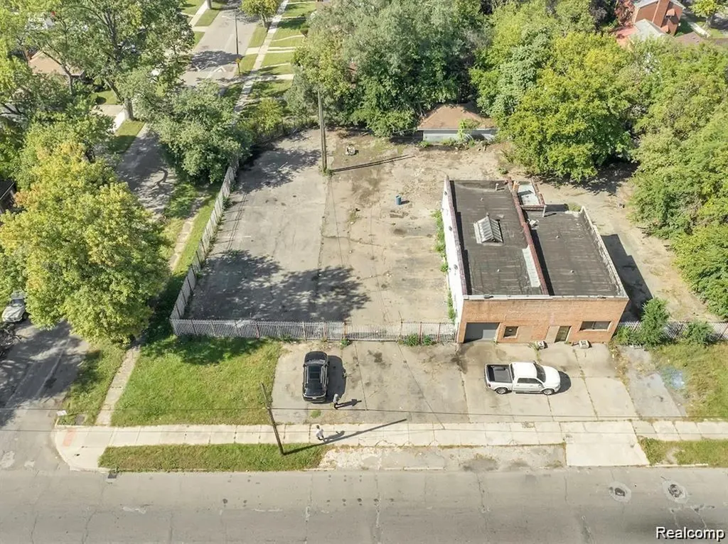 18421 Lahser Road Detroit City MI 48219