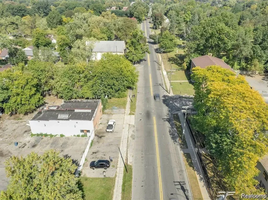 18421 Lahser Road Detroit City MI 48219