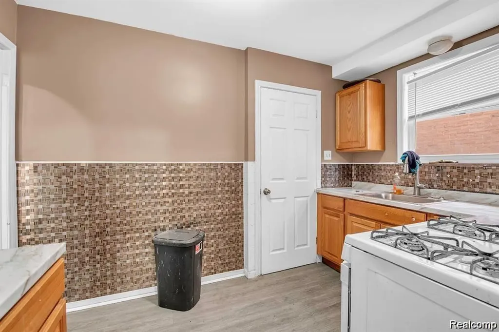 8362 Cloverlawn Street Detroit City MI 48204