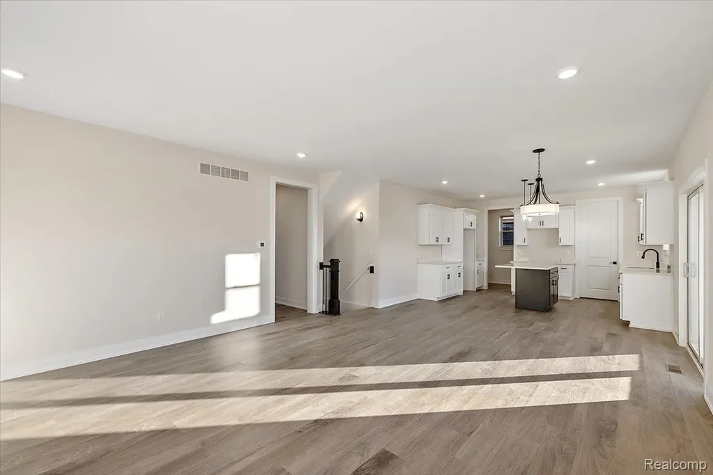 42435 Magnolia Drive Sterling Heights City MI 48314