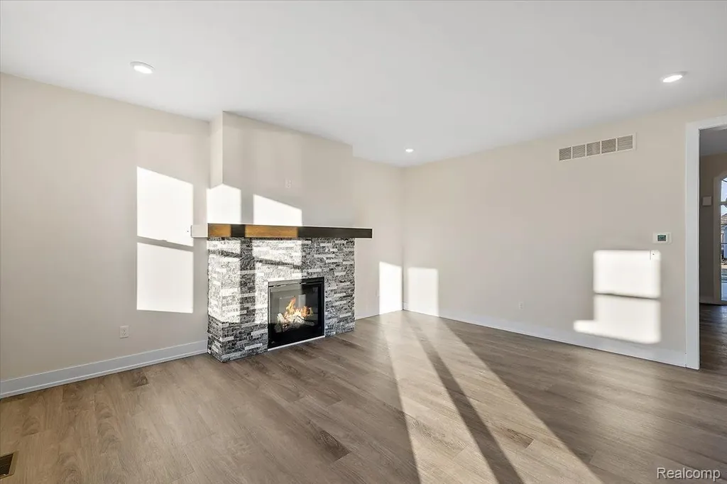 42435 Magnolia Drive Sterling Heights City MI 48314