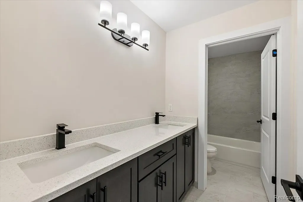 42435 Magnolia Drive Sterling Heights City MI 48314