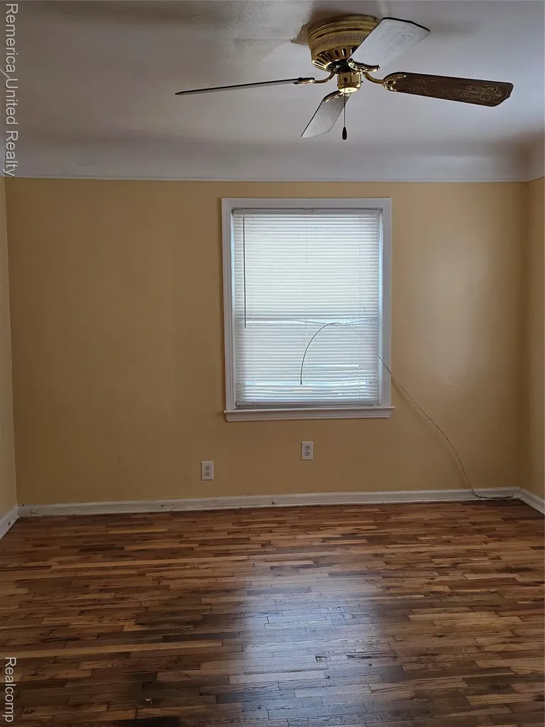 21541 Collingham Avenue Farmington City MI 48336