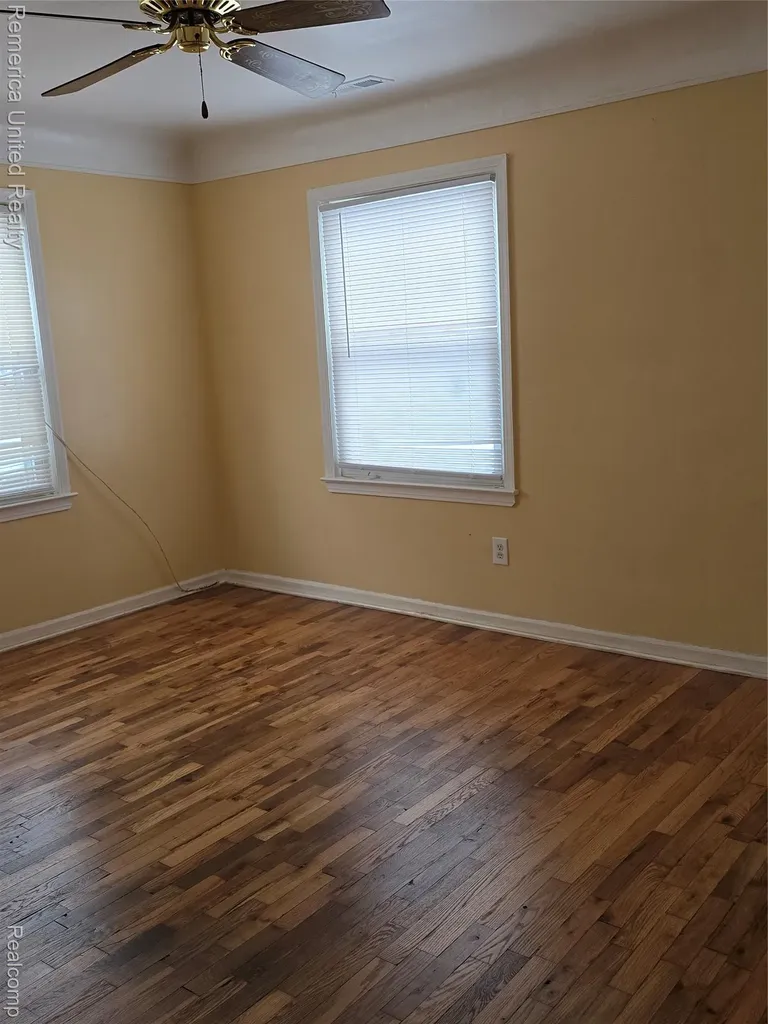 21541 Collingham Avenue Farmington City MI 48336