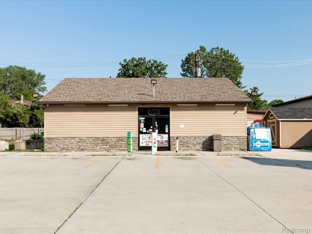 3407 Electric Avenue Port Huron City MI 48060