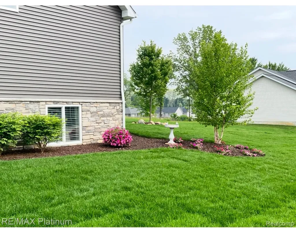 9860 Havendale Drive Brighton City MI 48114
