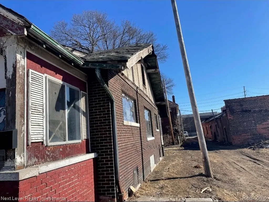 1695 Monterey Street Detroit City MI 48206