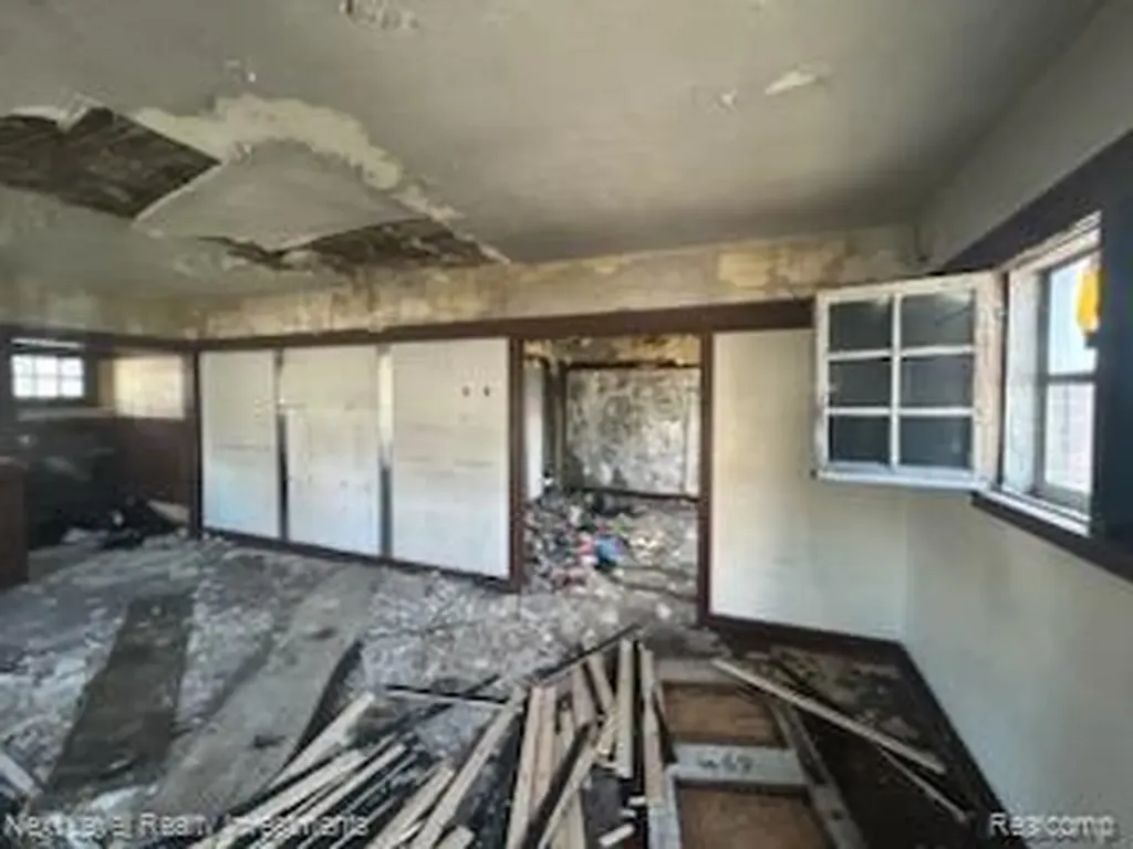 1695 Monterey Street Detroit City MI 48206
