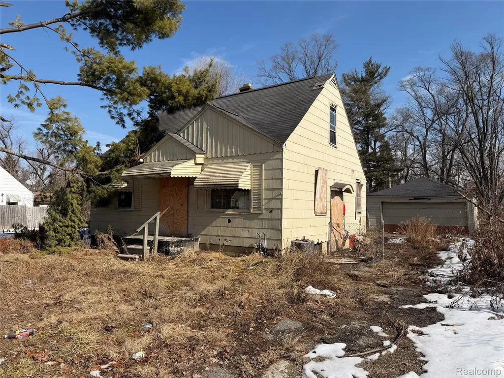 17206 Salem Street Detroit City MI 48219