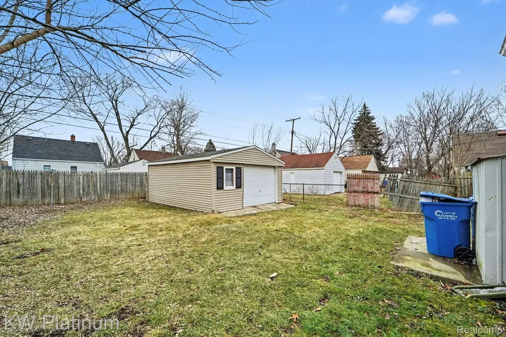 7527 Toepfer Road Warren City MI 48091