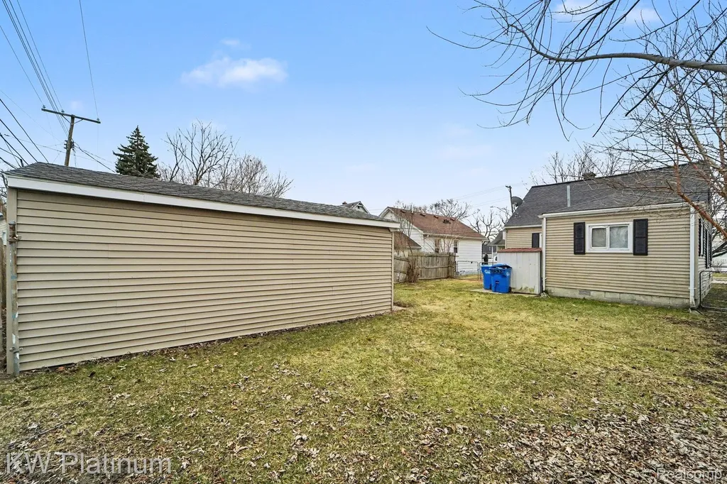 7527 Toepfer Road Warren City MI 48091