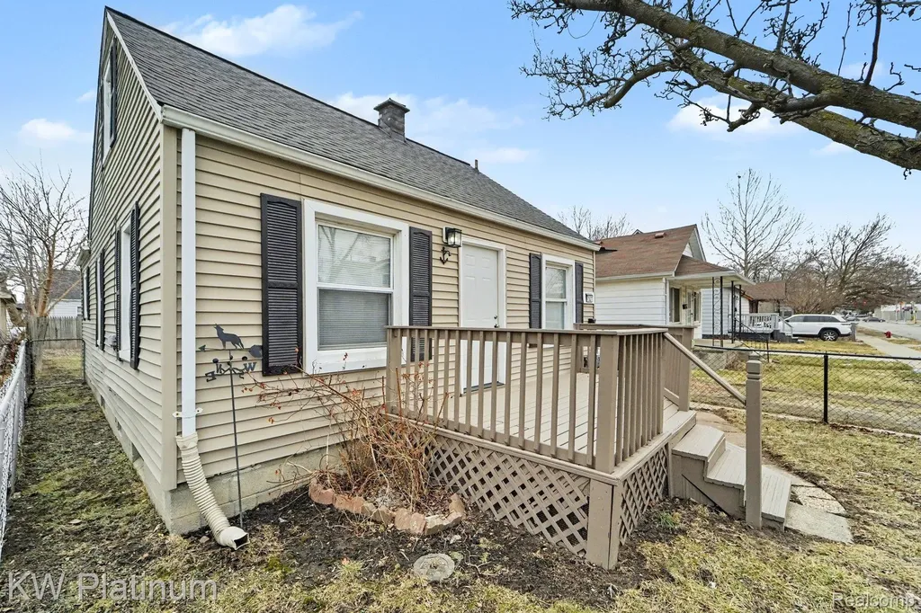 7527 Toepfer Road Warren City MI 48091