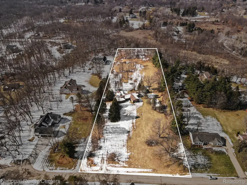 400 Liddy Drive Brighton Township MI 48114